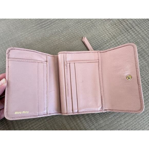 Authentic Miu Miu Matelasse - Pink Blush Leather Trifold Wallet - Picture 11 of 13